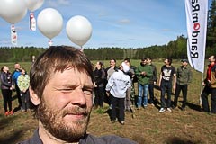 Александр Кутищев — селфи со взлетающими шарами Александр Кутищев — селфи со взлетающими шарами