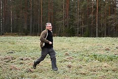Константин Бирзнек (команда «Слономышь») бежит на старт Константин Бирзнек (команда «Слономышь») бежит на старт