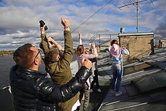 Радостные наблюдатели Радостные наблюдатели